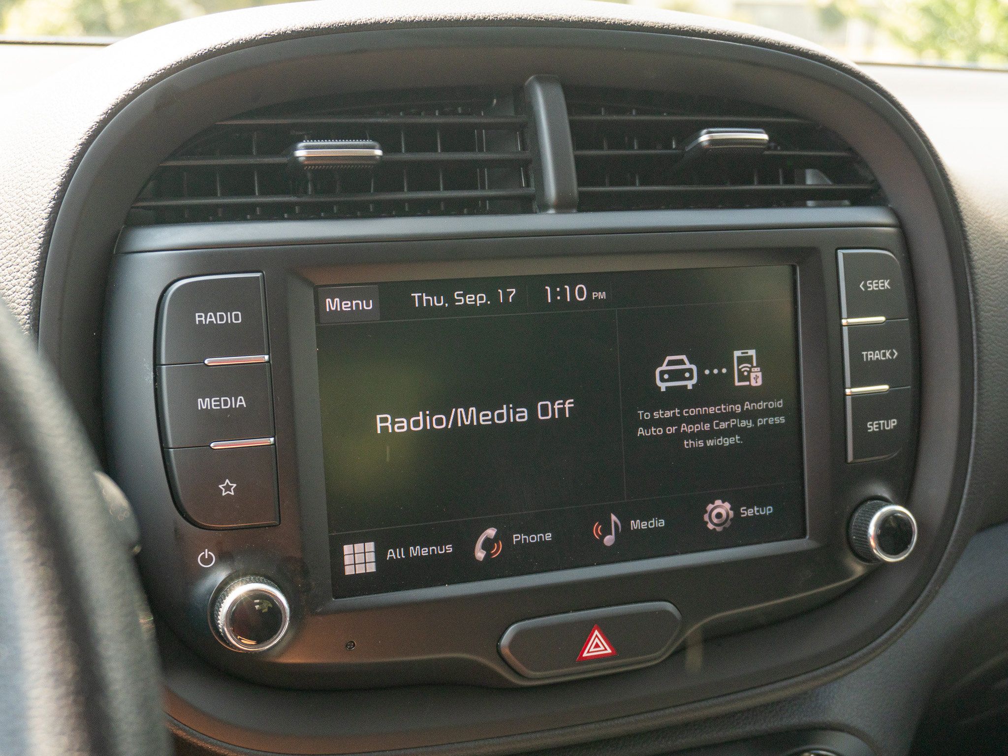 Used 2023 Kia Soul LX w/ LX Technology Package FWD image 24