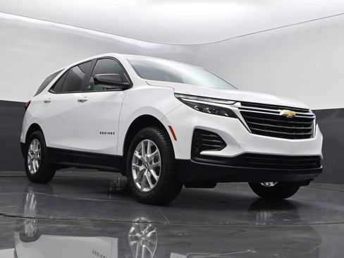 Certified 2023 Chevrolet Equinox LS w/ LS Convenience Package AWD/4WD image 36