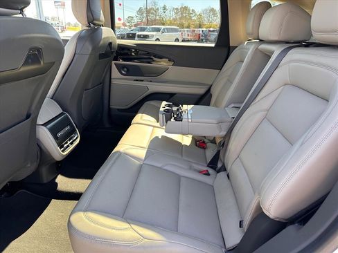 Used 2024 Lincoln Nautilus Premier w/ Equipment Group 102A image 13