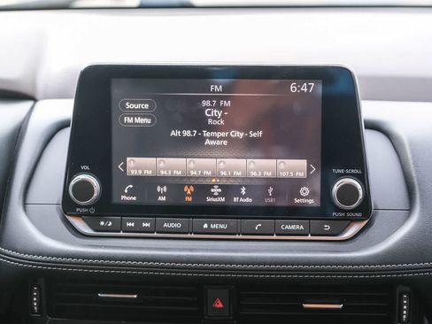 Used 2021 Nissan Rogue SV FWD image 15