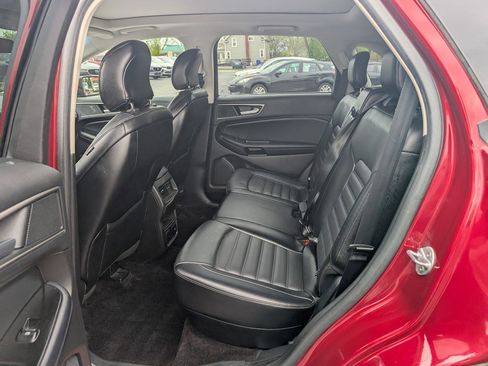 Used 2017 Ford Edge SEL w/ Equipment Group 201A AWD/4WD image 9