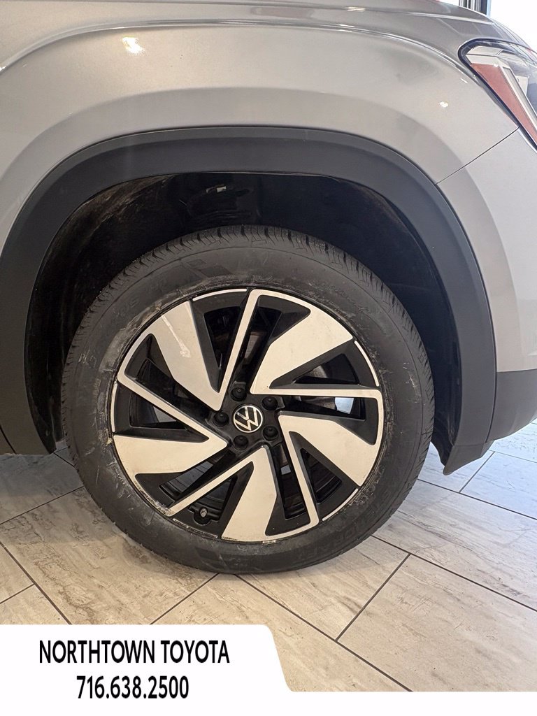 Used 2025 Volkswagen Atlas SE AWD/4WD image 11