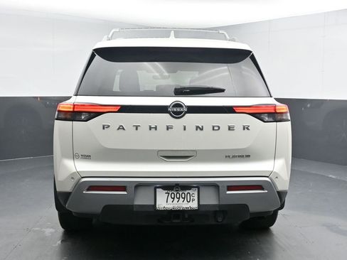 Used 2024 Nissan Pathfinder Platinum w/ Cargo Package image 7