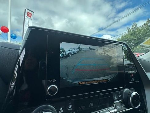 Certified 2024 Toyota Highlander LE image 19