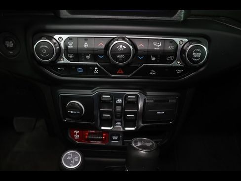 Used 2023 Jeep Wrangler Unlimited Rubicon 4xe w/ Cold Weather Group AWD/4WD image 26