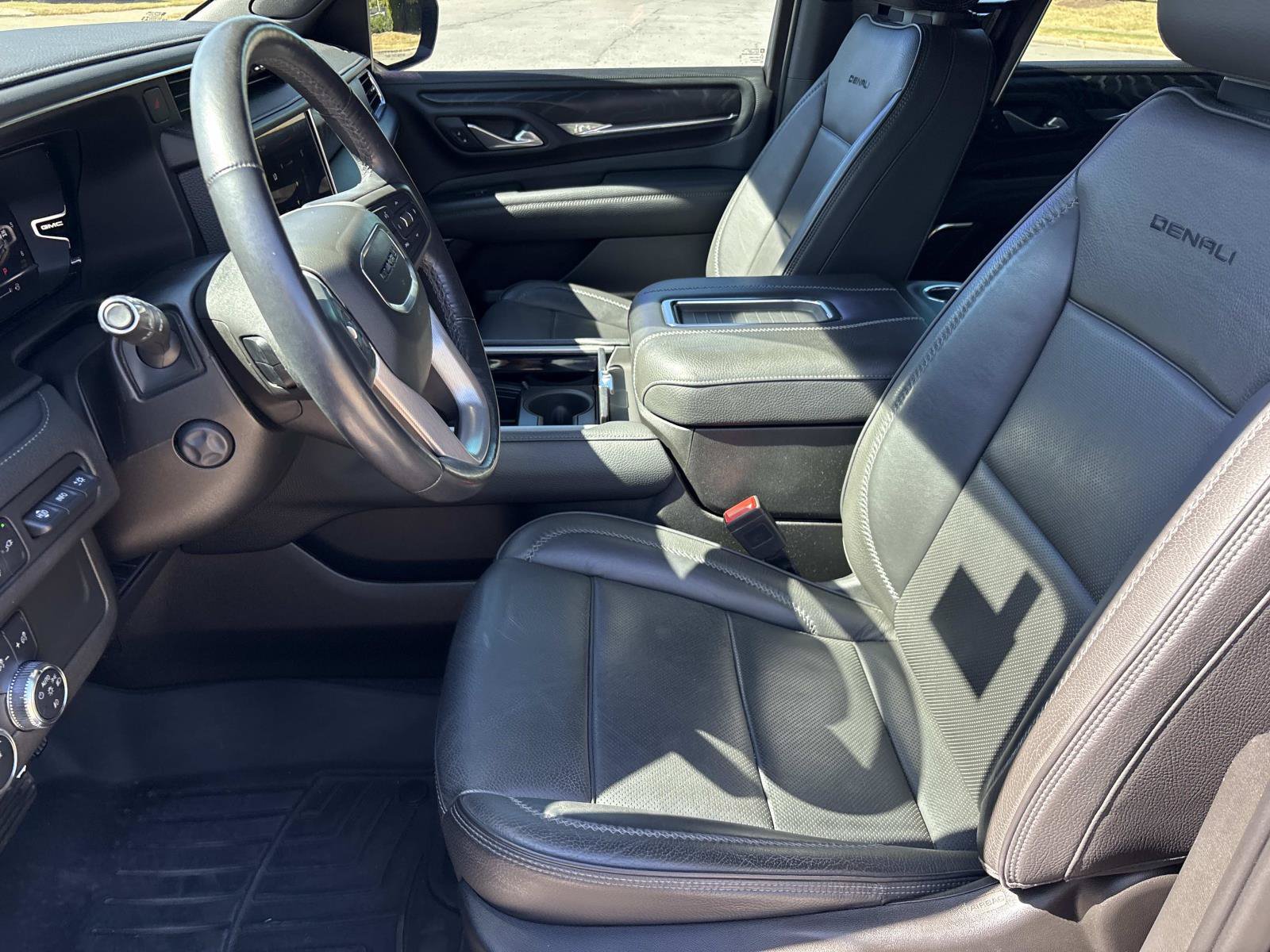 Used 2022 GMC Yukon Denali AWD/4WD image 17