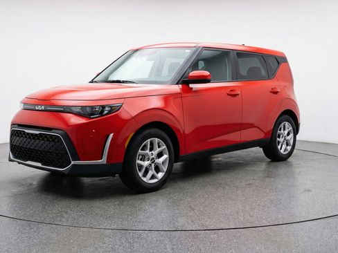 Used 2025 Kia Soul LX w/ LX Technology Package image 3