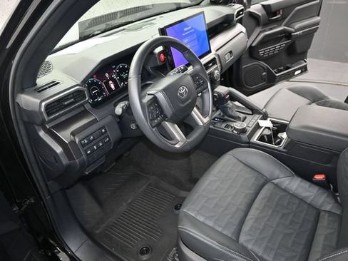 Used 2025 Toyota 4Runner TRD Off-Road Premium AWD/4WD image 6