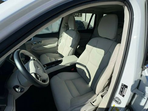 Used 2024 Volvo XC90 B5 Core w/ Protection Package Premier image 10