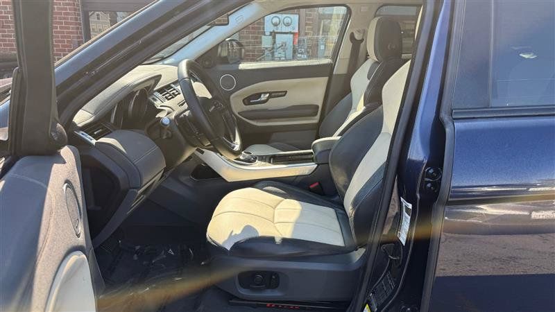 Used 2016 Land Rover Range Rover Evoque SE AWD/4WD image 29