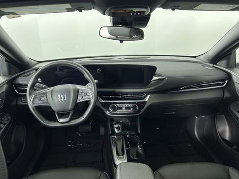 Used 2025 Buick Envista Sport Touring w/ Convenience I Package FWD image 19