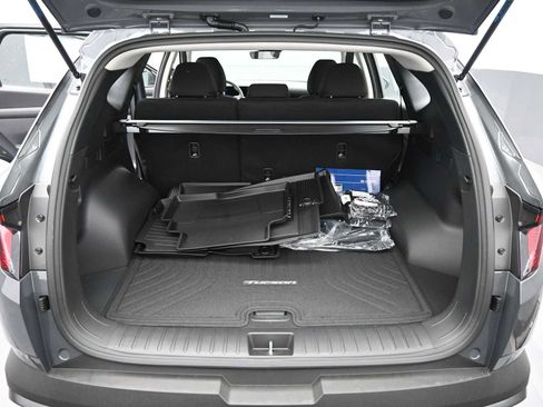 New 2026 Hyundai Tucson Blue SE image 13