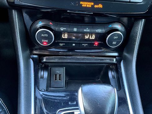 Used 2017 INFINITI QX30 Premium w/ Navigation Package image 23