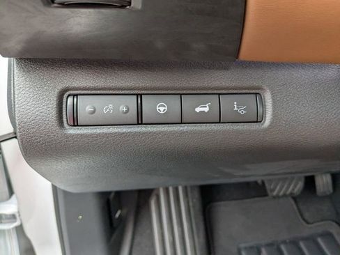 New 2026 Nissan Pathfinder Platinum AWD/4WD image 12