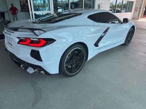 Used 2022 Chevrolet Corvette Stingray Preferred Cpe w/ Z51 Performance Package RWD image 8