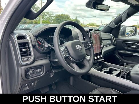 Used 2025 RAM 1500 Laramie AWD/4WD image 11