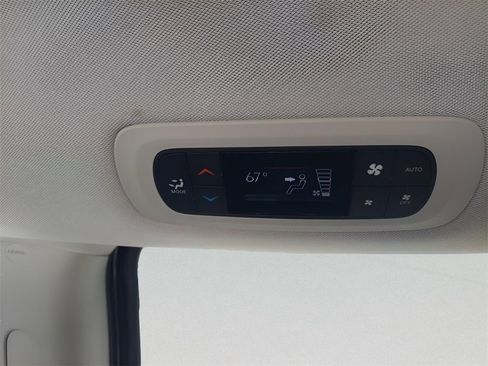 Used 2017 Chrysler Pacifica Touring-L Plus w/ Advanced Safetytec Group image 19