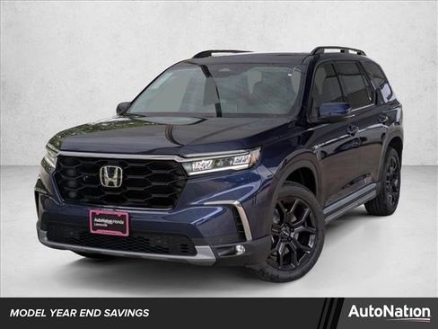 New 2025 Honda Pilot Touring image 1