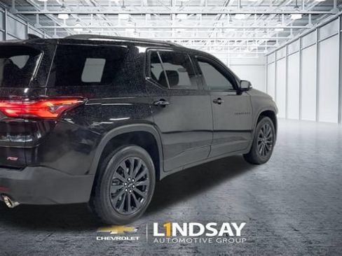 Used 2023 Chevrolet Traverse RS FWD image 11