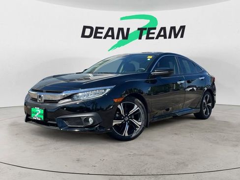 Used 2018 Honda Civic Touring image 4