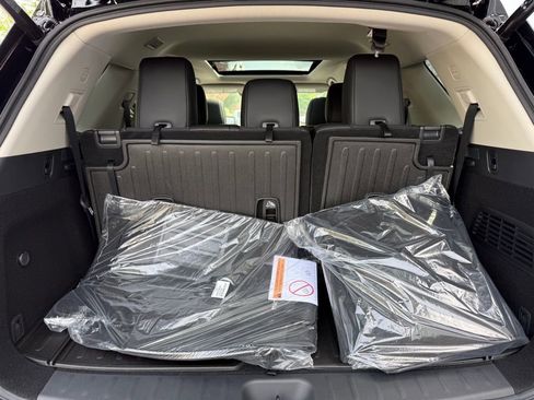 New 2026 Nissan Pathfinder Platinum w/ Cargo Package AWD/4WD image 10