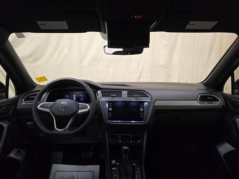 Used 2022 Volkswagen Tiguan SE FWD image 26