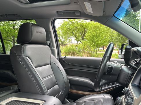 Used 2019 GMC Yukon Denali AWD/4WD image 15