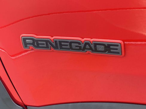 Used 2022 Jeep Renegade Latitude AWD/4WD image 10
