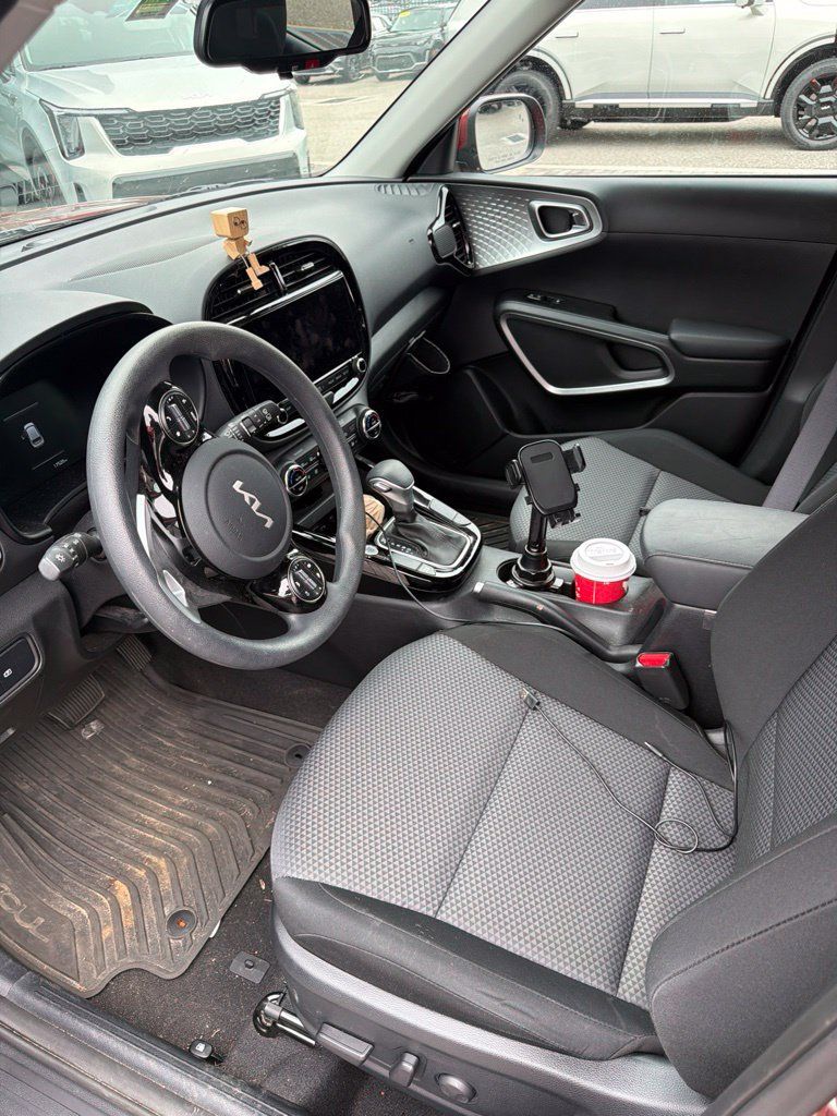 Used 2025 Kia Soul S FWD image 1