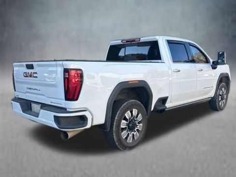 Used 2025 GMC Sierra 2500 Denali image 3