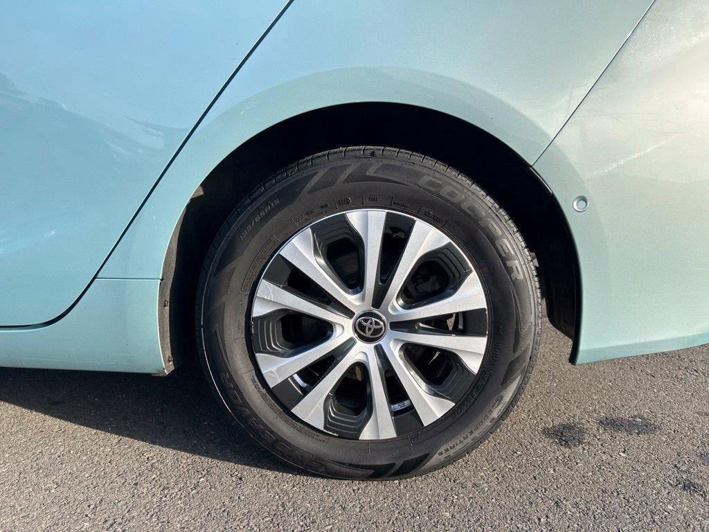 Used 2019 Toyota Prius LE AWD/4WD image 12
