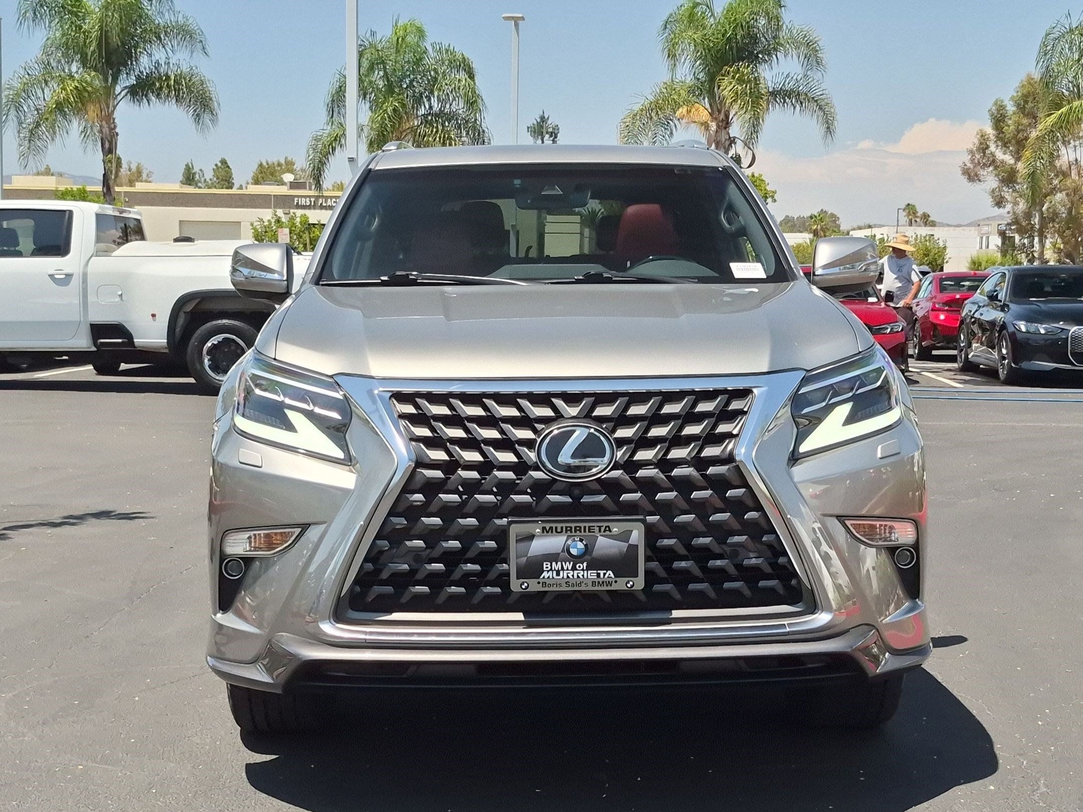 Used 2021 Lexus GX 460 Luxury w/ Sport Design Package AWD/4WD image 3