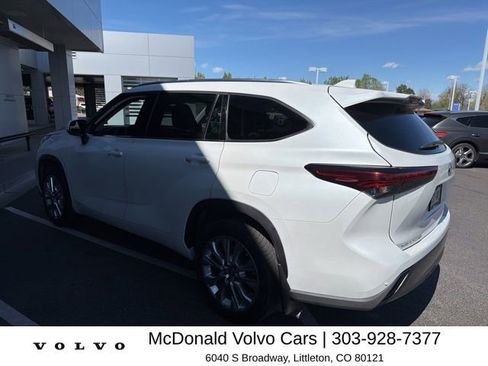 Used 2022 Toyota Highlander Limited image 4