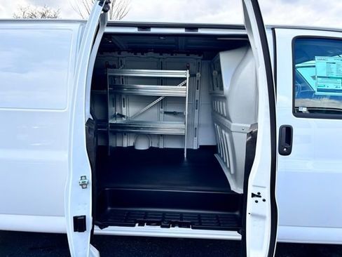 New 2026 GMC Savana 3500 w/ Driver Convenience Package RWD image 19