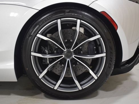 New 2025 McLaren Artura Spider image 7