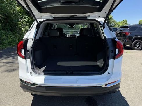 Certified 2024 GMC Terrain SLT FWD image 12