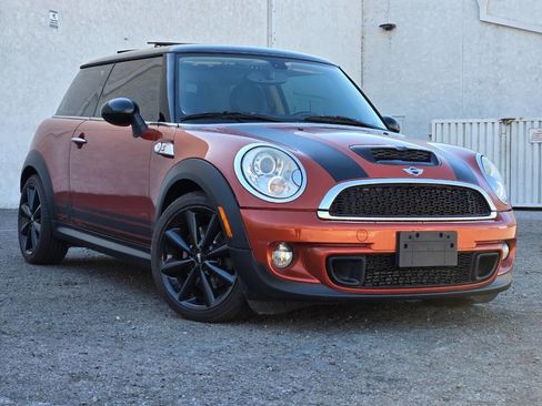 Used 2011 MINI Cooper S image 1