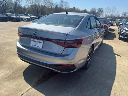 New 2026 Volkswagen Jetta SE FWD image 5
