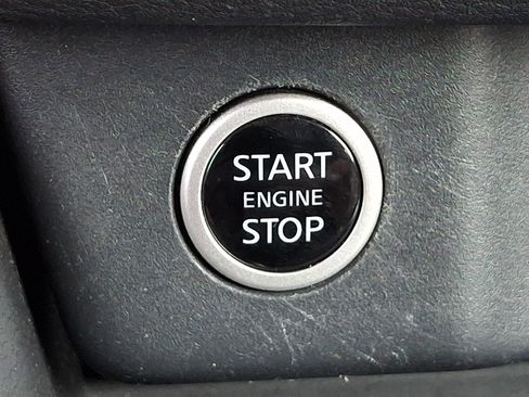 Used 2023 Nissan Rogue SV AWD/4WD image 24