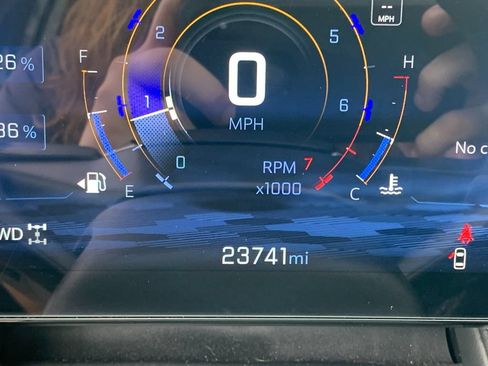Used 2025 Chevrolet Equinox LT w/ Safety and Technology Package AWD/4WD image 31