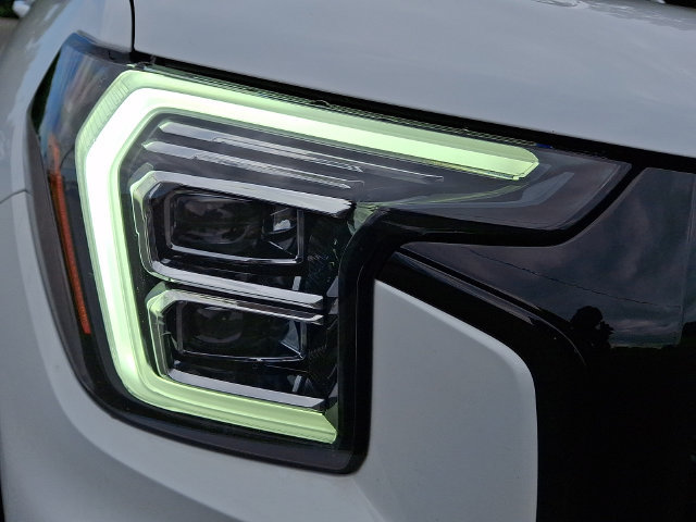 Used 2026 GMC Terrain Elevation w/ Elevation Premium Package FWD image 2