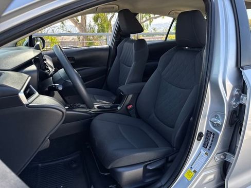 Used 2022 Toyota Corolla LE image 4