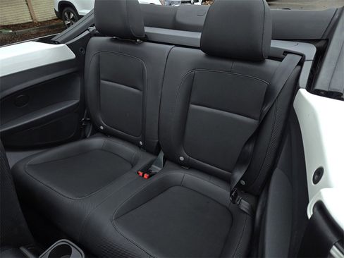 Used 2013 Volkswagen Beetle 2.5 image 10