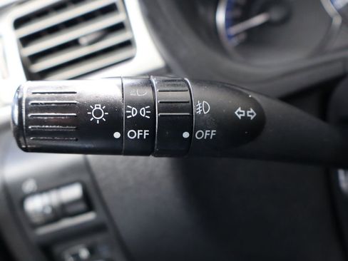 Used 2010 Subaru Forester 2.5X Premium image 32