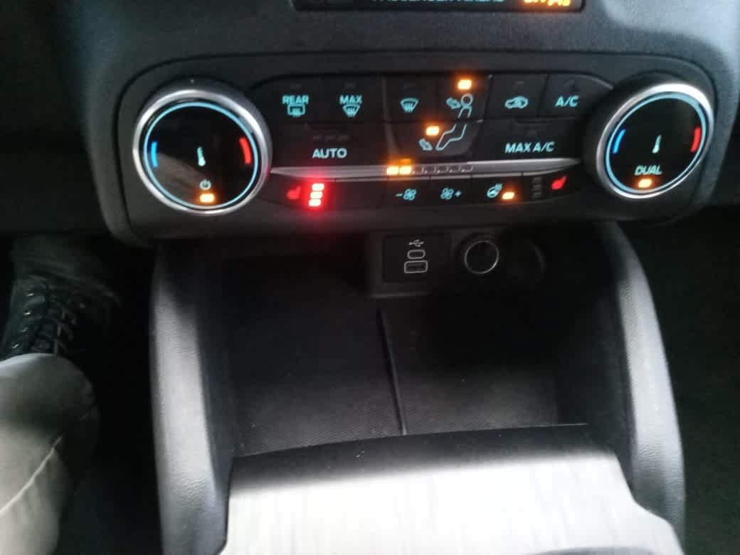 Used 2025 Ford Escape ST-Line Select AWD/4WD image 19