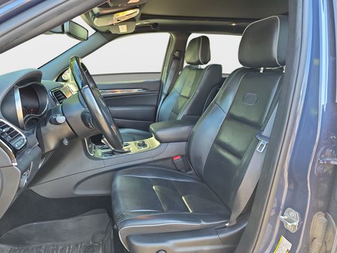 Used 2020 Jeep Grand Cherokee Overland AWD/4WD image 5