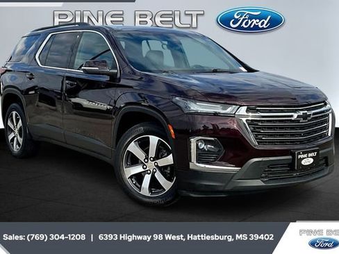 Used 2023 Chevrolet Traverse LT w/ LT Premium Package image 1