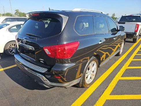Used 2018 Nissan Pathfinder SL w/ SL Premium Package AWD/4WD image 2