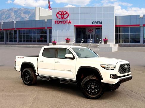 Used 2020 Toyota Tacoma TRD Off-Road AWD/4WD image 1