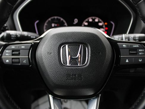 Used 2024 Honda Pilot Touring image 25